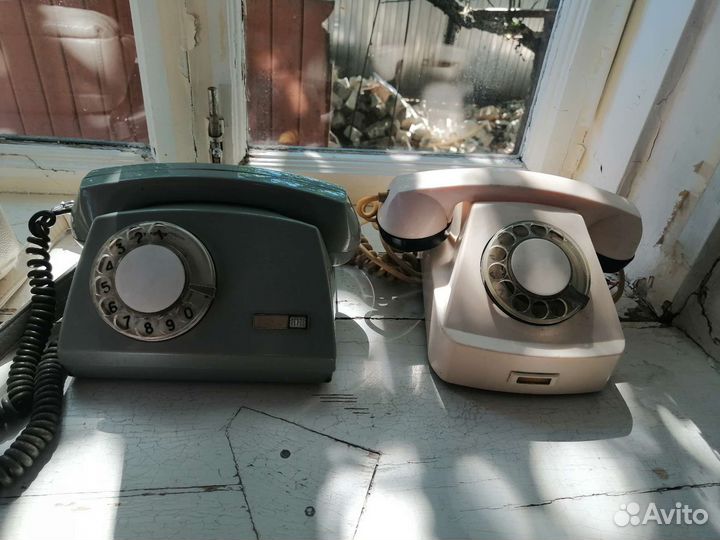 Старинный телефон