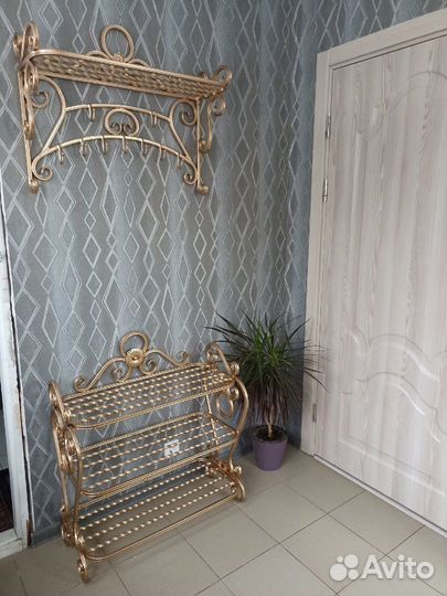 Вешалка настенная