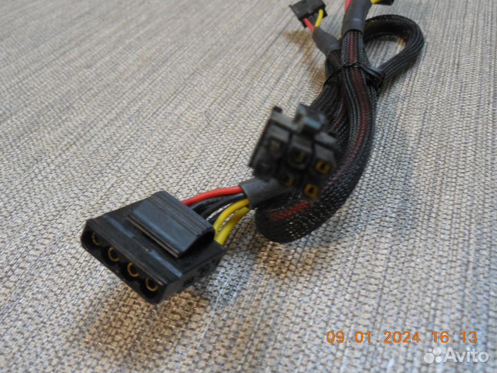 Кабель 6 Pin + 2 х 4-Pin molex 