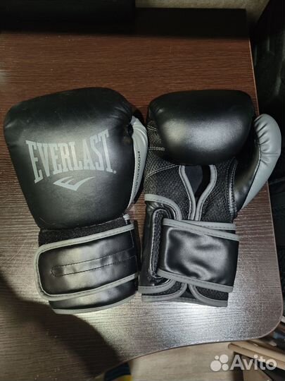 Боксерские перчатки Everlast 14 Oz