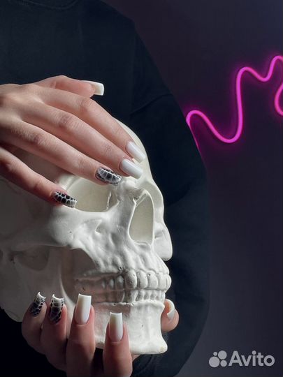 Маникюр, наращивание ногтей, педикюр