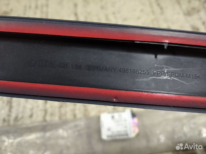 Молдинг передней двери Opel Astra H 2004-2014