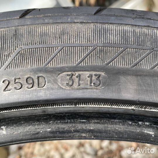 Tri Ace Carrera 285/35 R21