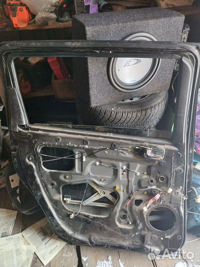 Дверь задняя левая. на Тойота Виш