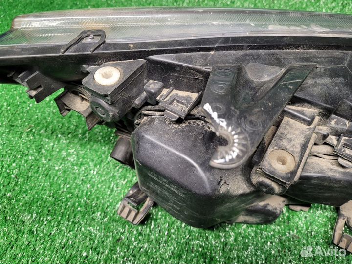 Фара левая Ford Focus 2