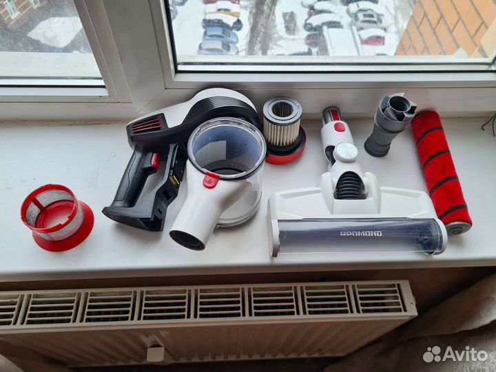 Пылесос Redmond RV UR370