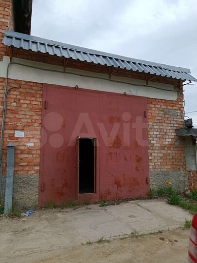 Гараж, > 30 м²