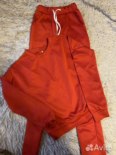 Костюм спортивный
