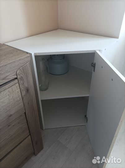 Кухонный навесной боковой шкафчик