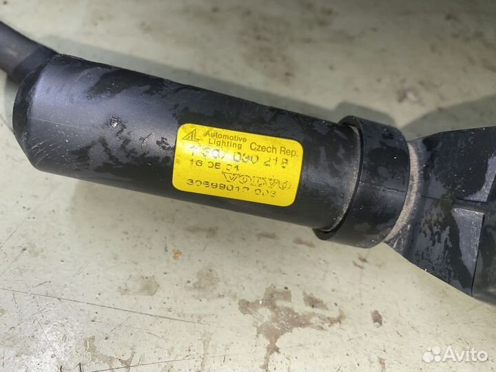 Форсунка омывателя фар левая 30699012 Volvo V50 S4