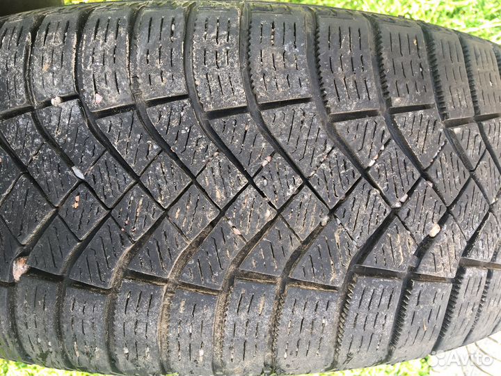 Pirelli Ice Zero FR 215/60 R16 99