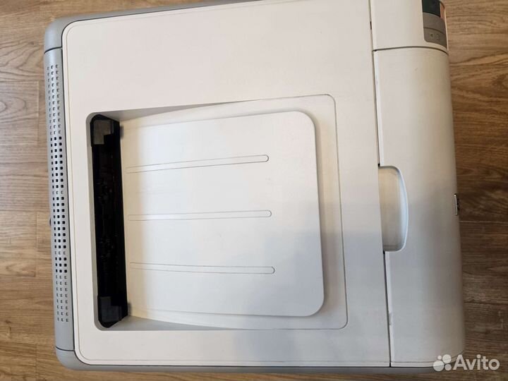 Цветной лазерный принтер HP Color LaserJet CP1215