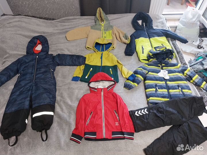 Новые куртки на мальчика 98/104