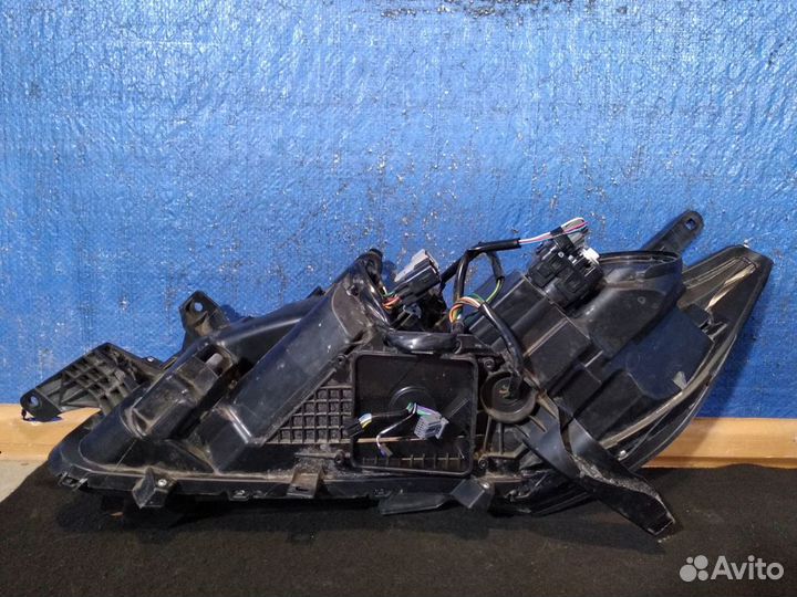 Фара правая Pajero Sport 3