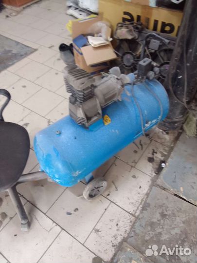 Продам компрессор 100 литров