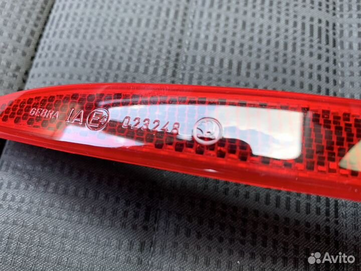 Светоотражатель на skoda octavia A5 VAG