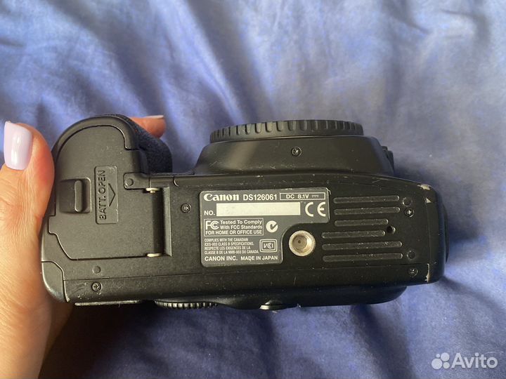 Зеркальный фотоаппарат canon 20D