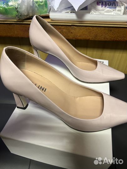 Туфли Pollini р-р 39