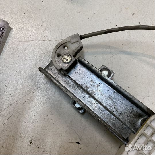 Стеклоподъемник задний левый Hyundai Sonata