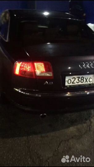 В разборе Ауди A8 D3 2003 года 3.7 мотор