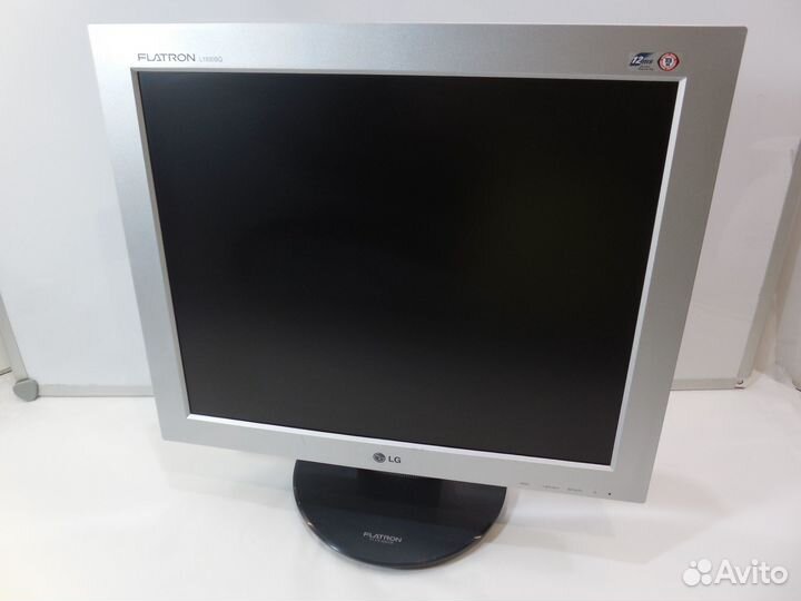 Монитор lg flatron l1930sq