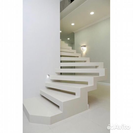 Лестница из искусственного камня (акрила)