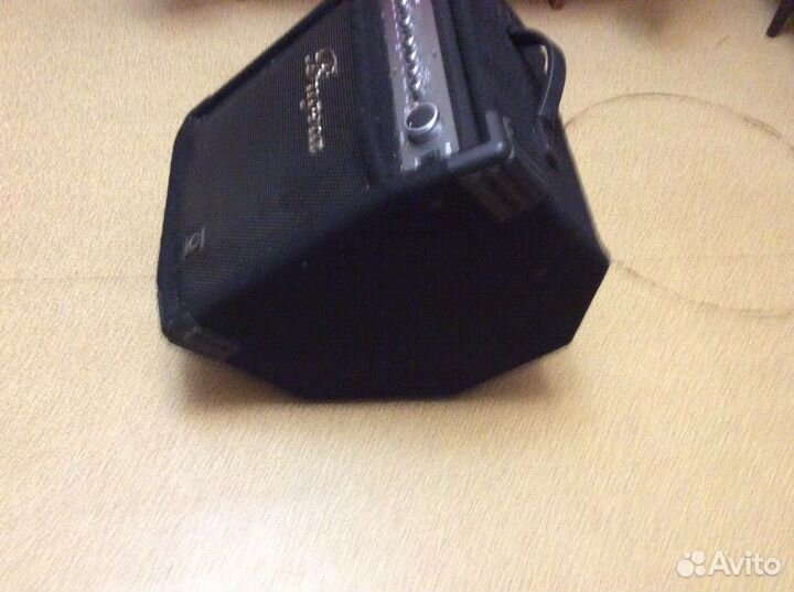 Басовый комбоусилитель»bugera BXD12”