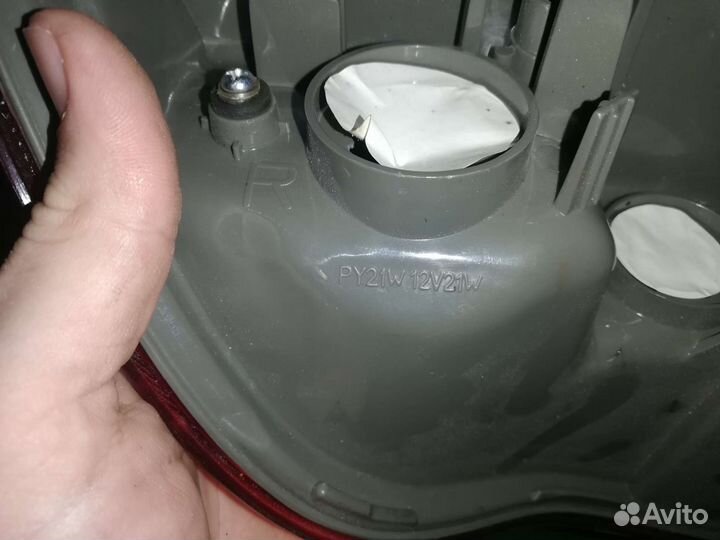 Задний правый фонарь Nissan almera j15