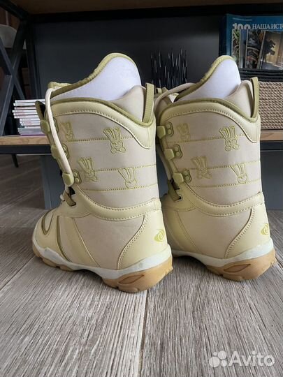 Сноубордические ботинки bone