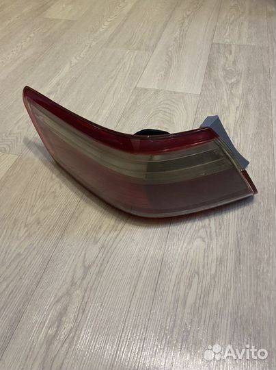 Задний фонарь toyota camry