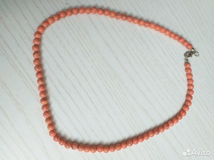 Коралловые бусы