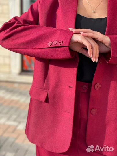 Костюм женский