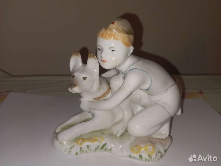 Мальчик с собакой статуэтка лфз