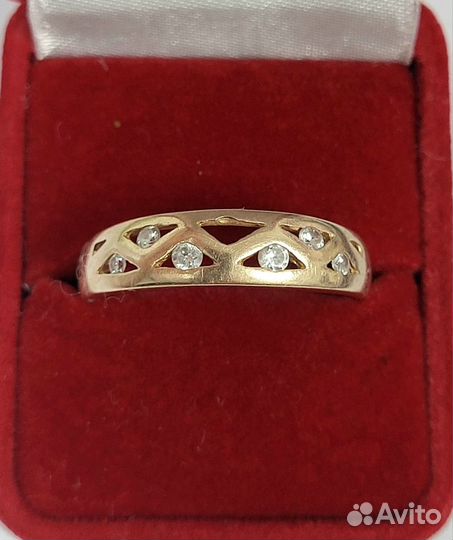 Золотое кольцо с фианитами