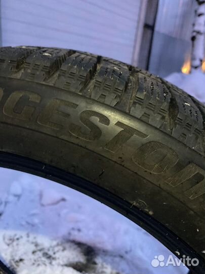 Bridgestone Blizzak Spike-02 245/45 R19 102T