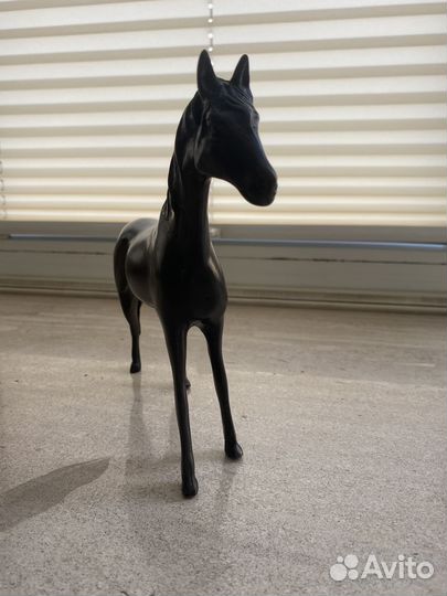 Бронзовая статуэтка