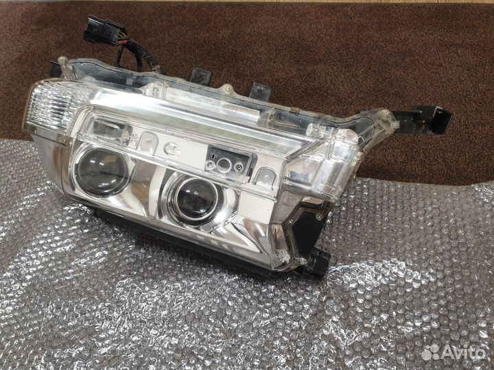 Toyota Land Cruiser 200 (18г.)