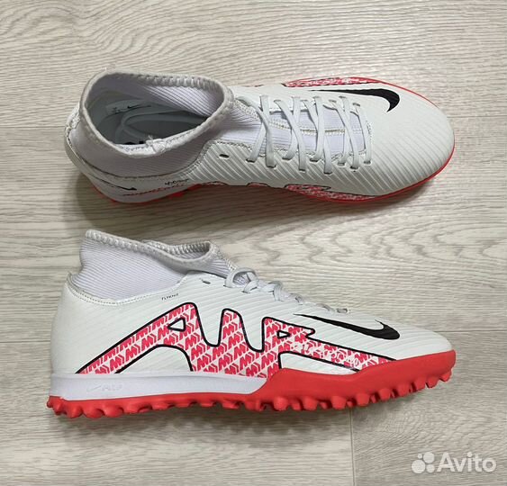 Футбольные сороконожки nike