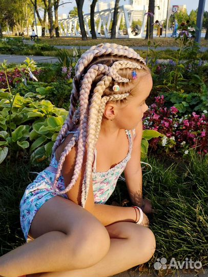 Модель на косы, разные виды кос