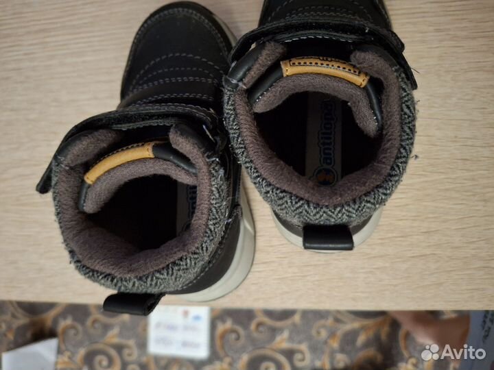 Продаются ботинки на мальчика 22 размер