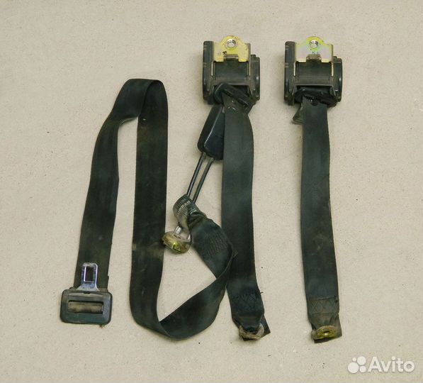 Ремень безопасности задний Audi 80 B3