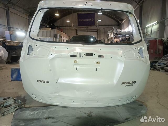 Дверь багажника Toyota Rav4