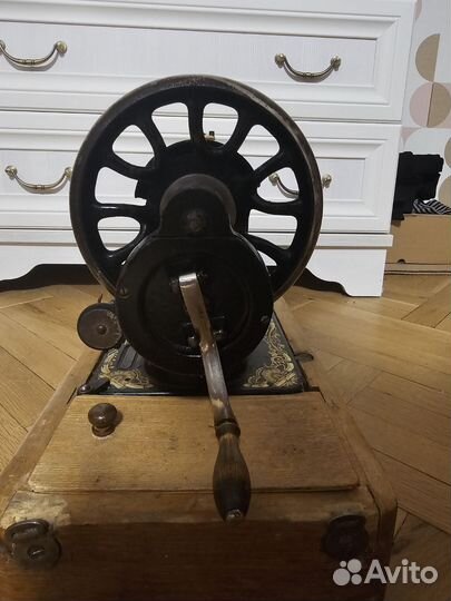 Швейная машина singer