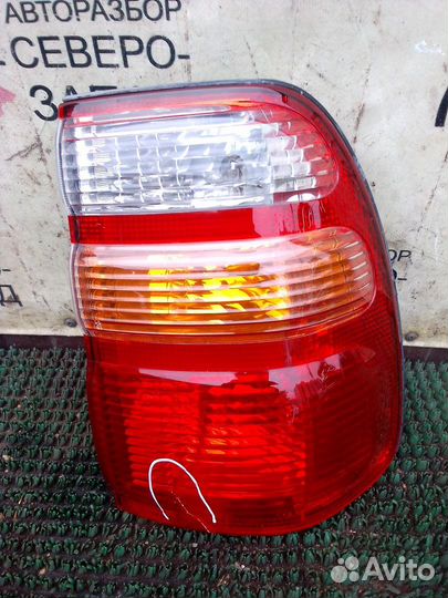 Toyota Land Cruiser 100 Фонарь правый наружний 200