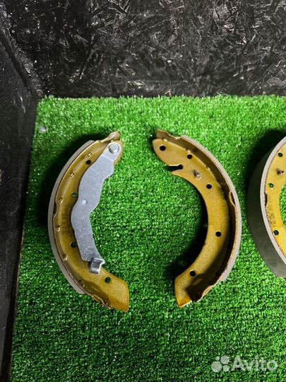 Тормозные колодки барабанные заднее Bmw 3-Series