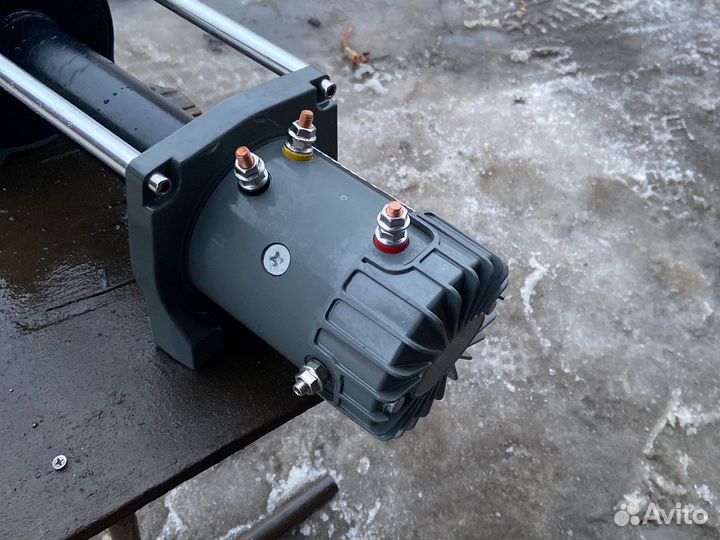 Лебедка для эвакуаторов и авто 5400 тонн