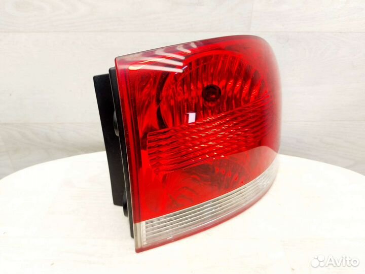Фонарь задний правый Volkswagen Touareg 2002-2007