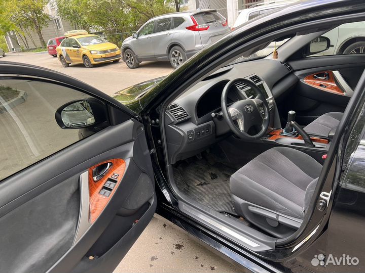 Toyota Camry, 2011