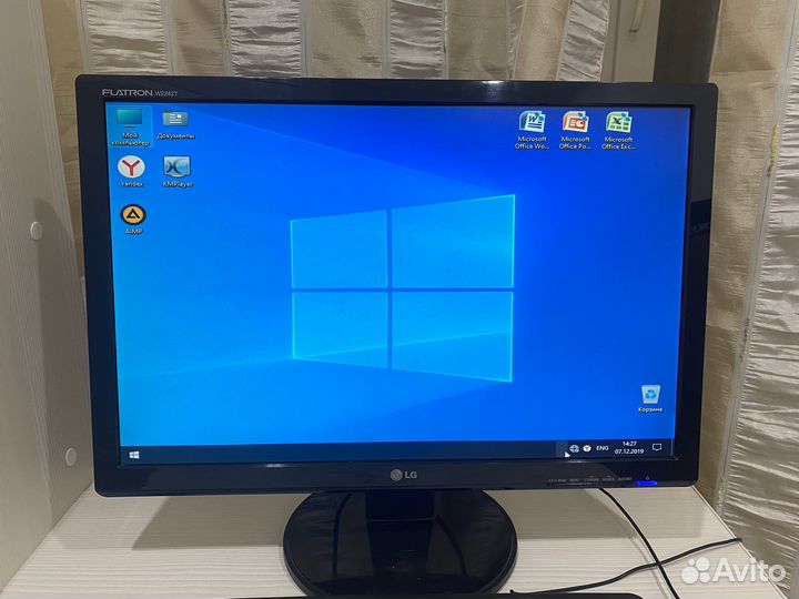 Монитор LG Flatron W2242T