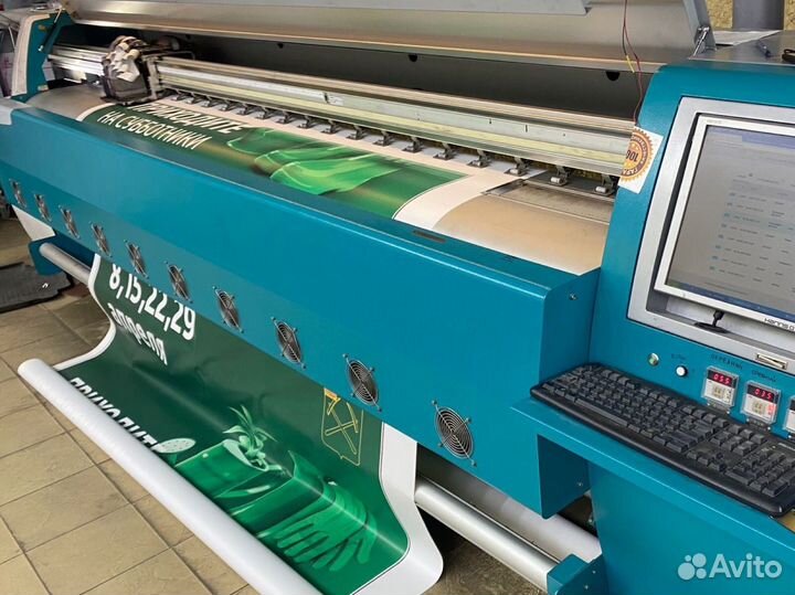 Широкоформатная печать баннеров наклеек рекламы